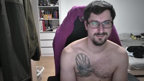 Snapshot of dan_the_man405 chatting on February 4, 6:27 pm King Dan online show from February 4, 6:27 pm