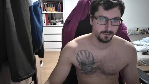 Snapshot of dan_the_man405 chatting on February 6, 6:24 pm King Dan online show from February 6, 6:24 pm
