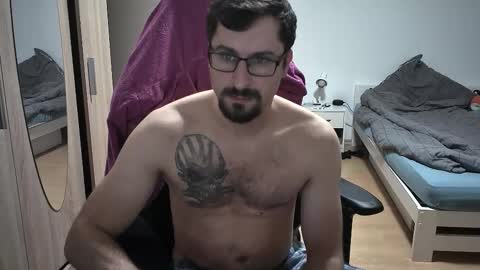 Snapshot of dan_the_man405 chatting on September 17, 6:53 pm King Dan online show from September 17, 6:53 pm
