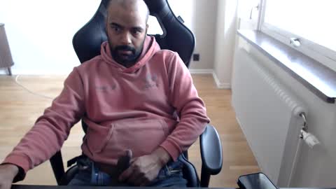 dan_the_man43 online show from April 10, 2:35 pm