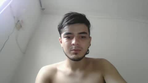 Snapshot of dani_42017 chatting on December 5, 11:27 am dani_42017 online show from December 5, 11:27 am