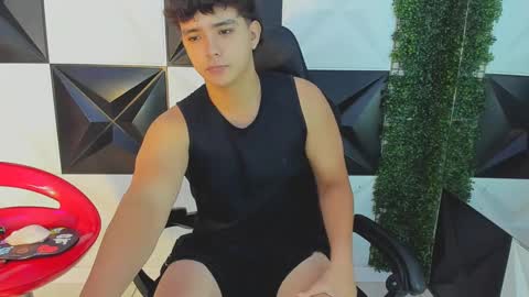 Snapshot of dani_cumboy chatting on September 25, 3:00 pm dani_cumboy online show from September 25, 3:00 pm