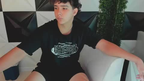 Snapshot of dani_cumboy chatting on October 11, 3:49 pm dani_cumboy online show from October 11, 3:49 pm