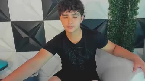 Snapshot of dani_cumboy chatting on October 17, 2:32 pm dani_cumboy online show from October 17, 2:32 pm