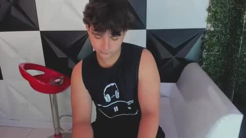 Snapshot of dani_cumboy chatting on October 18, 2:33 pm dani_cumboy online show from October 18, 2:33 pm