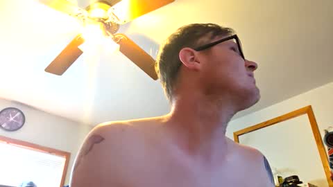 Daniel    y. online show from March 25, 9:19 pm