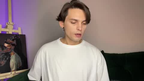 Snapshot of danieltuckerr chatting on September 28, 3:21 pm danieltuckerr online show from September 28, 3:21 pm