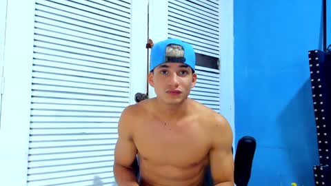 Snapshot of danii_scot chatting on December 20, 4:09 am Dani online show from December 20, 4:09 am