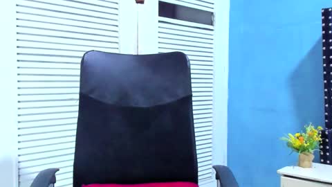 Snapshot of danii_scot chatting on February 21, 3:56 am Dani online show from February 21, 3:56 am