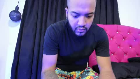 Snapshot of dann_27 chatting on February 11, 11:44 pm Dann online show from February 11, 11:44 pm
