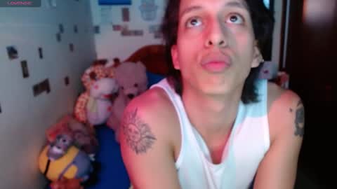 Snapshot of danny__phantom chatting on February 28, 8:50 pm phantom555 online show from February 28, 8:50 pm
