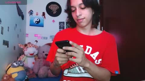 Snapshot of danny__phantom chatting on January 9, 7:40 pm phantom555 online show from January 9, 7:40 pm