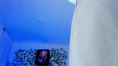 Snapshot of dante_cooper_0 chatting on December 12, 8:14 am dante_cooper_0 online show from December 12, 8:14 am