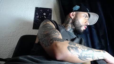 Snapshot of dante_d_angelo_ chatting on October 9, 5:45 am dante_d_angelo_ online show from October 9, 5:45 am