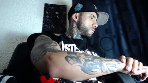 Snapshot of dante_d_angelo_ chatting on October 16, 6:43 am dante_d_angelo_ online show from October 16, 6:43 am