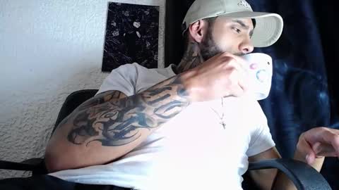 Snapshot of dante_d_angelo_ chatting on September 25, 7:40 am dante_d_angelo_ online show from September 25, 7:40 am