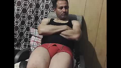 Snapshot of dantehot82 chatting on February 1, 2:05 am dantehot82 online show from February 1, 2:05 am