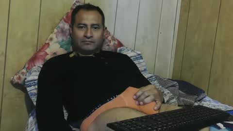 Snapshot of dantehot82 chatting on December 25, 2:56 pm dantehot82 online show from December 25, 2:56 pm