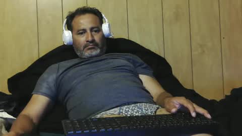 Snapshot of dantehot82 chatting on October 6, 1:21 am dantehot82 online show from October 6, 1:21 am