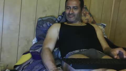 Snapshot of dantehot82 chatting on December 12, 10:42 pm dantehot82 online show from December 12, 10:42 pm