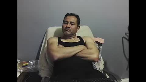 Snapshot of dantehot82 chatting on January 17, 12:42 am dantehot82 online show from January 17, 12:42 am
