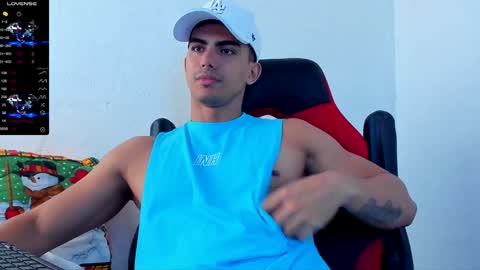 Snapshot of danterouxx chatting on December 26, 7:05 pm Dante online show from December 26, 7:05 pm