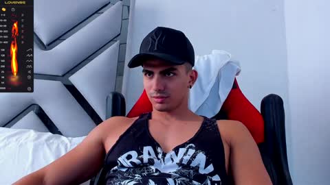 Snapshot of danterouxx chatting on January 21, 5:49 pm Dante online show from January 21, 5:49 pm