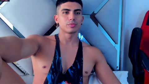 Snapshot of danterouxx chatting on January 25, 10:50 pm Dante online show from January 25, 10:50 pm
