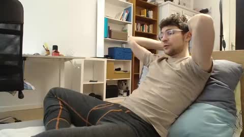 Snapshot of dantheman233 chatting on February 9, 2:18 pm Daniel online show from February 9, 2:18 pm