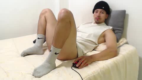 Snapshot of darekgates chatting on March 2, 7:08 pm Darekgates online show from March 2, 7:08 pm