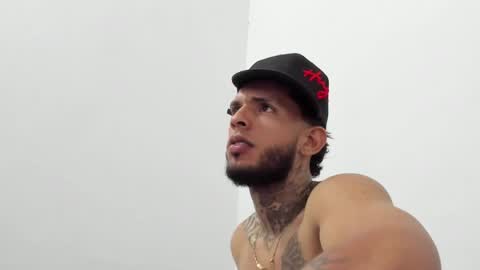 darianfx01 online show from April 25, 6:05 am