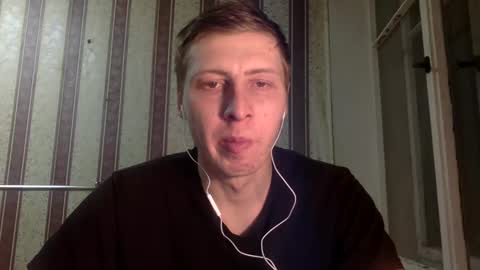 Snapshot of darienlarge chatting on December 3, 5:45 pm darienlarge online show from December 3, 5:45 pm
