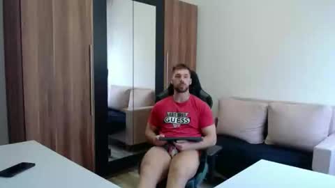 darius_94 online show from March 8, 10:30 am