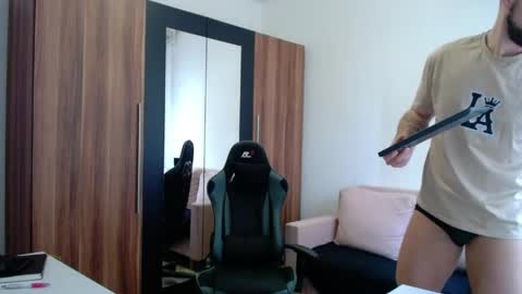 darius_94 online show from April 10, 6:20 am