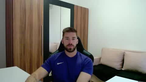 darius_94 online show from June 4, 4:51 am