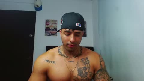 Snapshot of darius_phoenix chatting on September 18, 11:07 pm Darius Phoenix online show from September 18, 11:07 pm