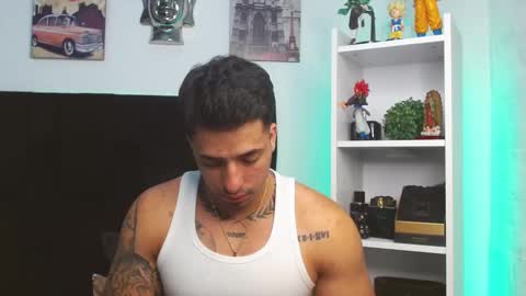 Snapshot of darius_phoenix chatting on January 29, 6:22 am Darius Phoenix online show from January 29, 6:22 am