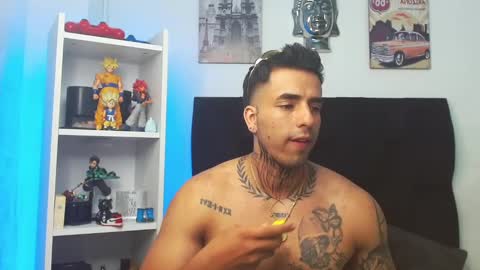 Snapshot of darius_phoenix chatting on March 8, 4:52 am Darius Phoenix online show from March 8, 4:52 am