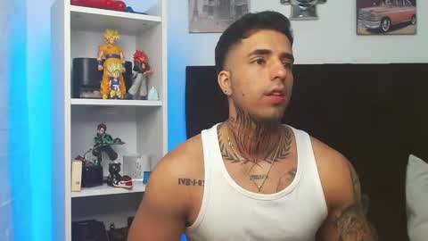 Snapshot of darius_phoenix chatting on March 7, 3:51 am Darius Phoenix online show from March 7, 3:51 am