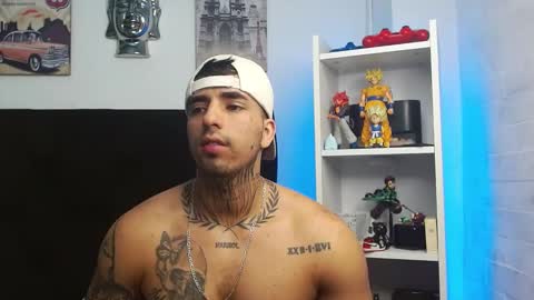 Snapshot of darius_phoenix chatting on March 12, 4:08 am Darius Phoenix online show from March 12, 4:08 am