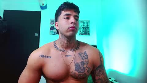 Snapshot of darius_phoenix chatting on September 15, 10:55 pm Darius Phoenix online show from September 15, 10:55 pm