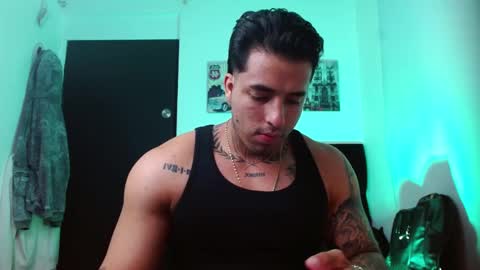 Snapshot of darius_phoenix chatting on September 13, 11:17 pm Darius Phoenix online show from September 13, 11:17 pm