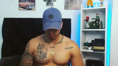 Snapshot of darius_phoenix chatting on December 31, 8:04 am Darius Phoenix online show from December 31, 8:04 am