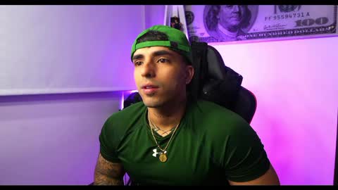 Snapshot of darius_phoenix chatting on February 12, 4:54 am Darius Phoenix online show from February 12, 4:54 am