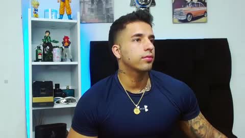 Snapshot of darius_phoenix chatting on December 17, 9:28 am Darius Phoenix online show from December 17, 9:28 am