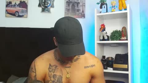 Snapshot of darius_phoenix chatting on January 22, 9:35 am Darius Phoenix online show from January 22, 9:35 am