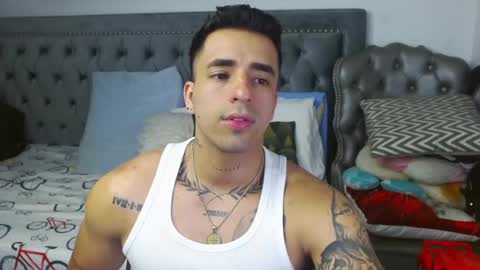 Snapshot of darius_phoenix chatting on February 26, 7:42 am Darius Phoenix online show from February 26, 7:42 am