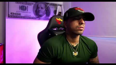 Snapshot of darius_phoenix chatting on February 17, 5:10 pm Darius Phoenix online show from February 17, 5:10 pm