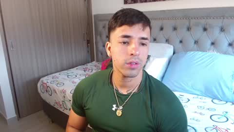 Snapshot of darius_phoenix chatting on February 2, 5:59 pm Darius Phoenix online show from February 2, 5:59 pm