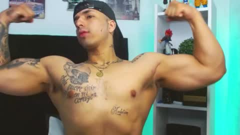 Snapshot of darius_phoenix chatting on January 26, 8:56 pm Darius Phoenix online show from January 26, 8:56 pm
